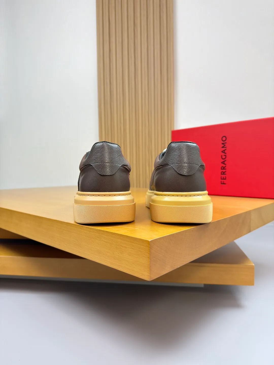Men's men's shoes 💰420 [New style] 🏃‍♂️🏃‍♂️[ Ferragamo] Ferragamo - High-end quality original order·Casual sports shoes - Upper: 🔝Nappa calfskin, suede calfskin, shoe body. Sewing brand totem, tongue air pressure brand logo - Inner: water-dyed cowhide - Outsole: ultra-light TPU foam rubber; molded outsole -Ultra-high quality control and fine workmanship: outstanding (high-end, extravagance, grade) -Size: 38-45 (46, can be customized)